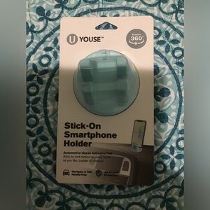 Smartphone stand for car